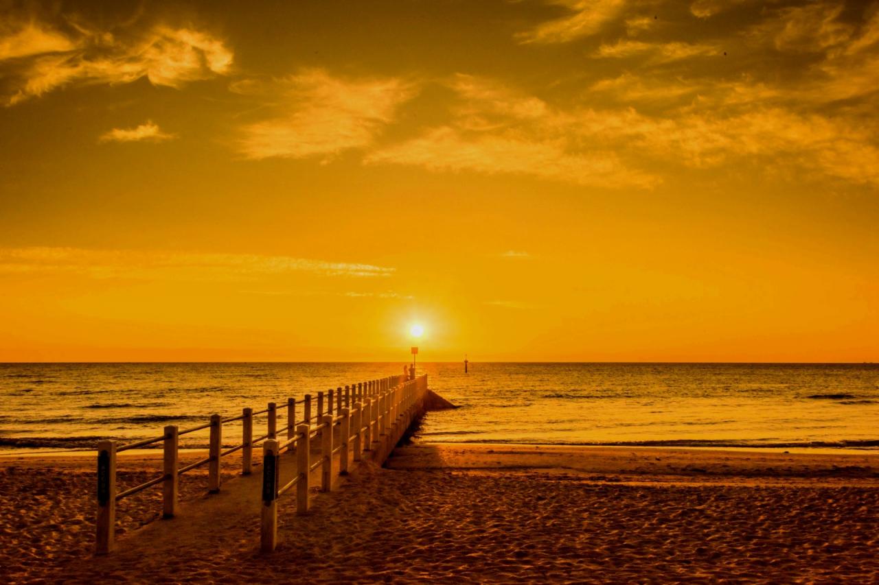  海阔云红带夕阳 大海 夕阳 美图 第2张